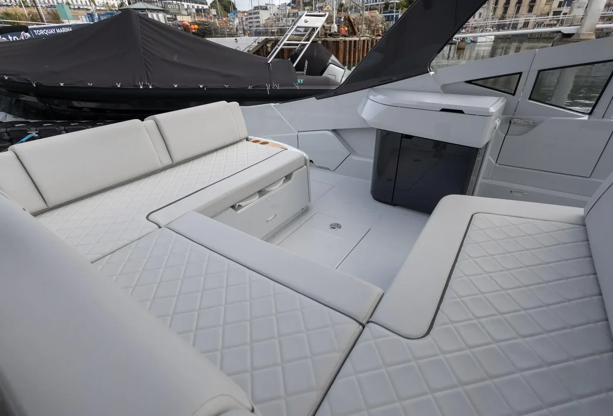 Thumbnail von Fairline F Line 33 AY2295