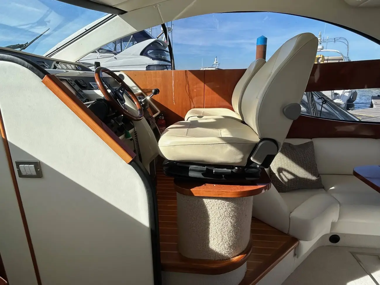 Thumbnail von Fairline Phantom 46