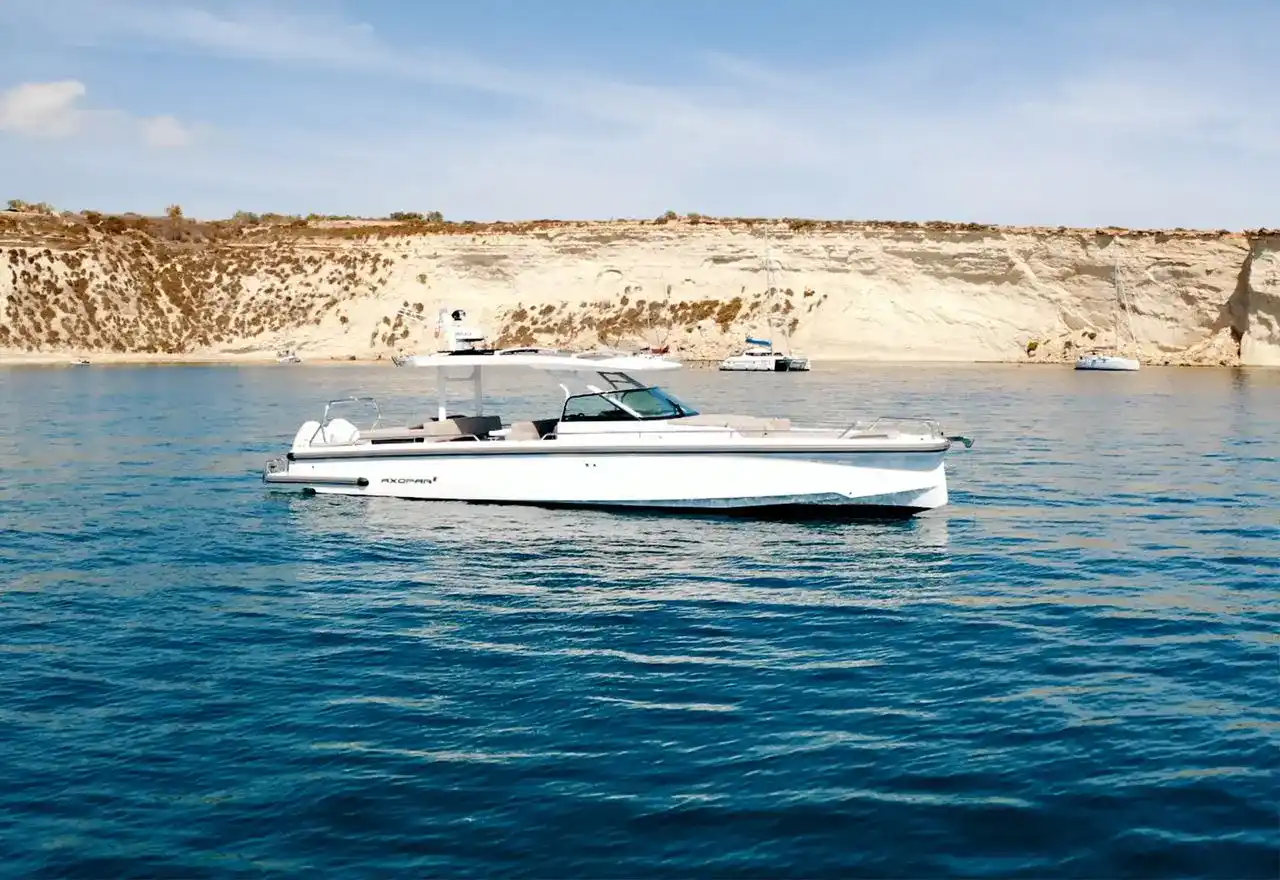 Axopar 37 XC Cross Cabin GOLDEN HOUR