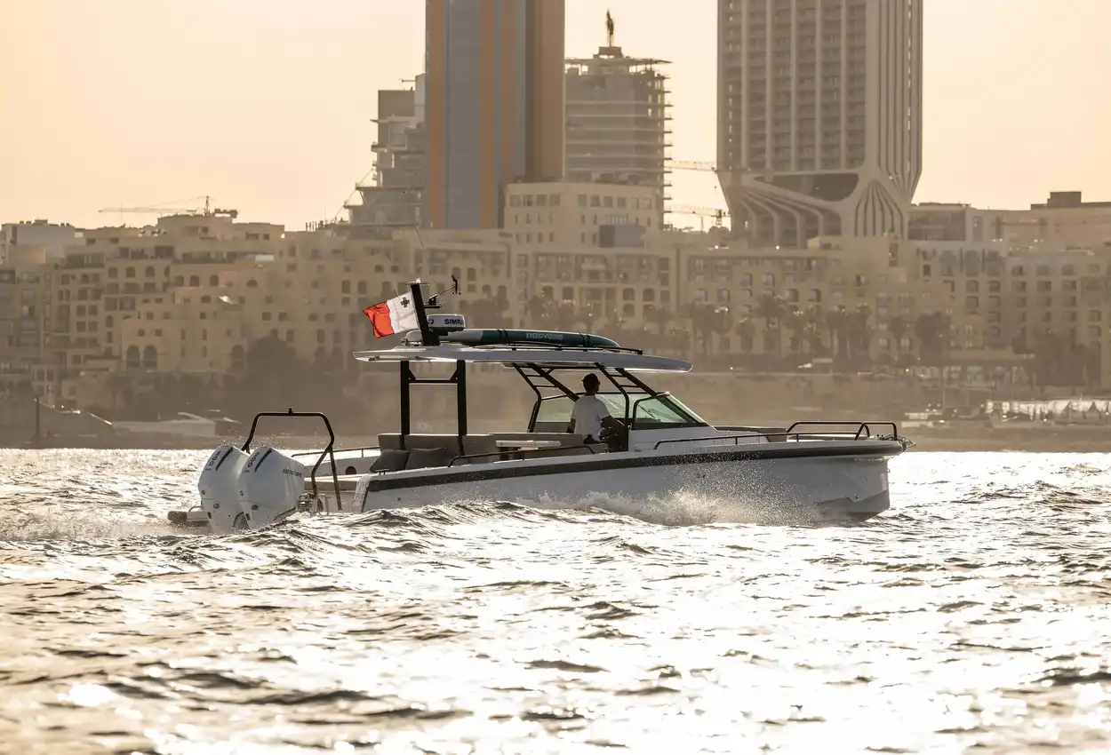 Axopar 37 Sun Top FONZIE