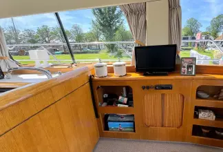 Thumbnail von Whitewater Wolfe 46 Flybridge