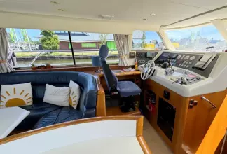 Thumbnail von Whitewater Wolfe 46 Flybridge