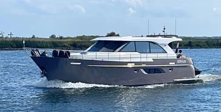 Van Den Hoven Executive 15.00 MK II Van den Hoven Executive 15.00 MK II