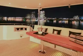 Thumbnail von Johnson 83 JOHNSON 83 FLYBRIDGE