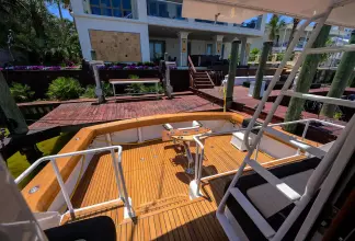 Thumbnail von Viking 65 Enclosed Enclosed Bridge w/Tower