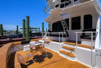 Thumbnail von Viking 65 Enclosed Enclosed Bridge w/Tower