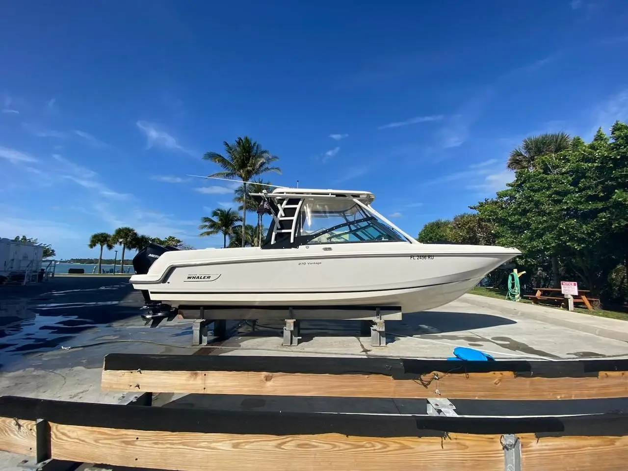Boston Whaler 270 Vantage