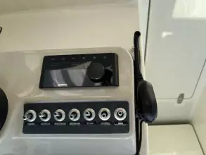 Thumbnail von Boston Whaler 270 Vantage