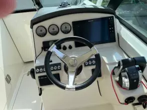 Thumbnail von Boston Whaler 270 Vantage