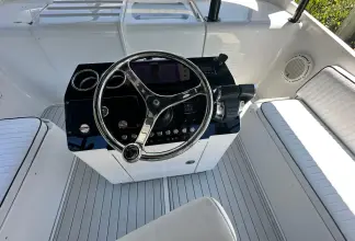 Thumbnail von Luhrs 320 Tournament