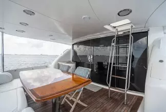 Thumbnail von Lazzara Yachts 80 Skylounge M.Y.