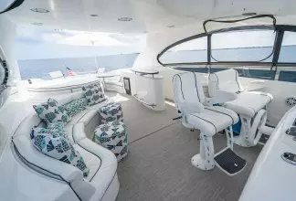 Thumbnail von Lazzara Yachts 80 Skylounge M.Y.