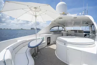 Thumbnail von Lazzara Yachts 80 Skylounge M.Y.