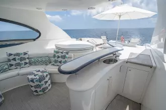 Thumbnail von Lazzara Yachts 80 Skylounge M.Y.