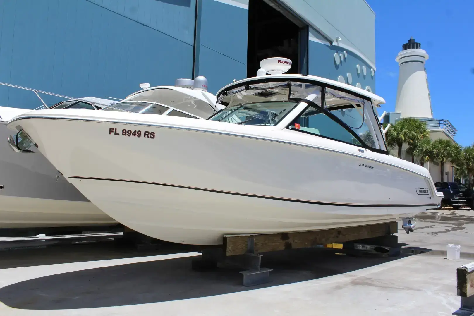 Boston Whaler 320 Vantage