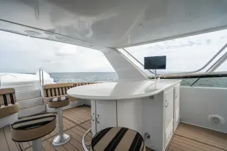 Thumbnail von Hatteras 75 Motor Yacht
