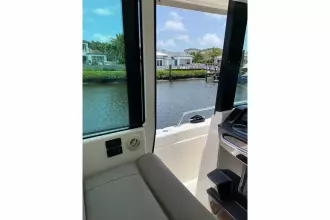 Thumbnail von Tiara Yachts Q 44