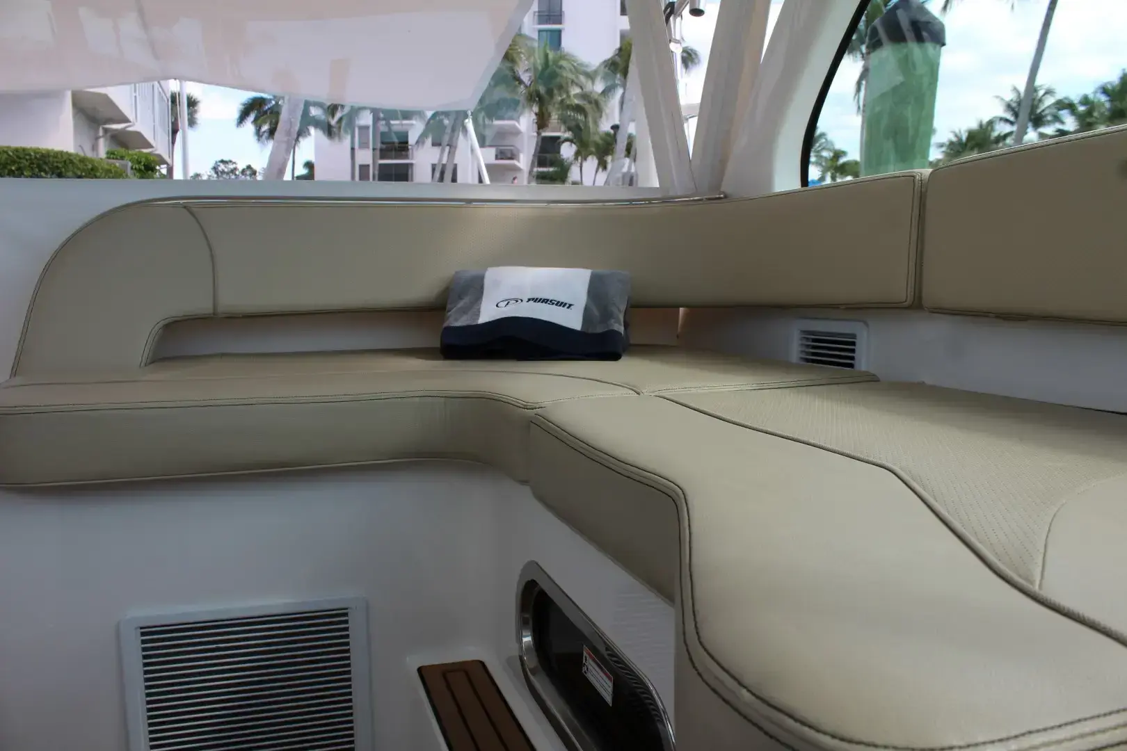 Thumbnail von Pursuit OS 385