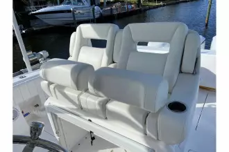 Thumbnail von Intrepid 407 Cuddy