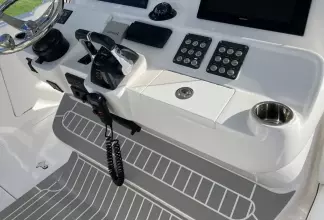 Thumbnail von Intrepid 407 Cuddy