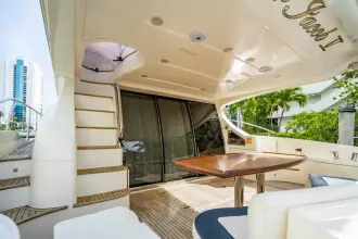 Thumbnail von Azimut 62