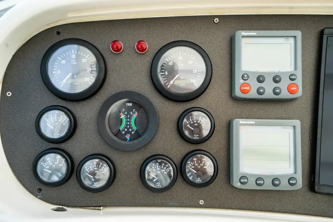 Thumbnail von Azimut 62