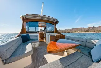 Thumbnail von Hinckley Talaria 43 TURQUOISE name reserved