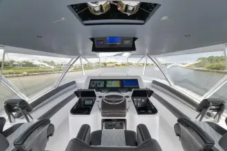 Thumbnail von Viking 72 Convertible LADY SURFBUM