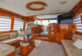 Thumbnail von Mckinna 65  YOLO