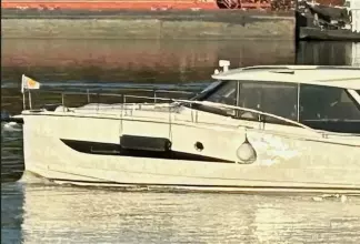 Thumbnail von Greenline 39 Hybrid Harbor Lights