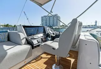 Thumbnail von Azimut S8 Yesenia