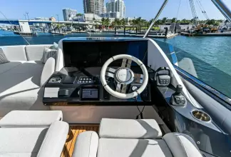 Thumbnail von Azimut S8 Yesenia