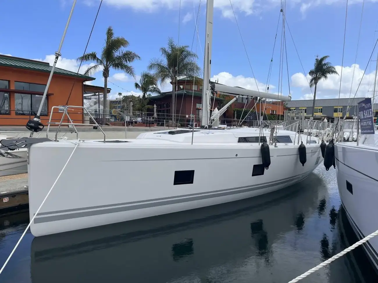 Hanse 418 Silver Alert