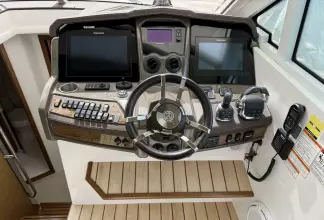 Thumbnail von Cruisers Yachts 45 Cantius To The Moon And Back