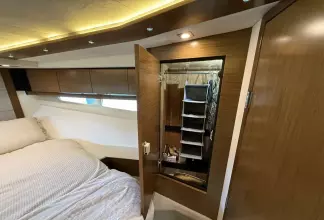 Thumbnail von Cruisers Yachts 45 Cantius To The Moon And Back