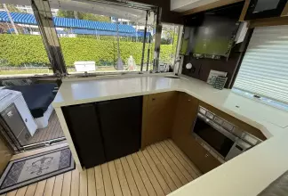 Thumbnail von Cruisers Yachts 45 Cantius To The Moon And Back