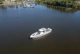 Thumbnail von Blackwater 43 Sportfish Grey Goose