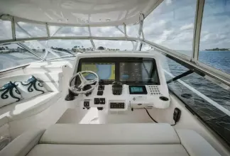 Thumbnail von Intrepid 475 Sport Yacht