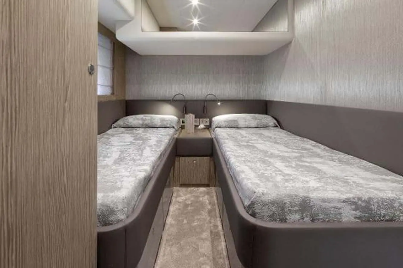 Thumbnail von Ferretti Yachts 650