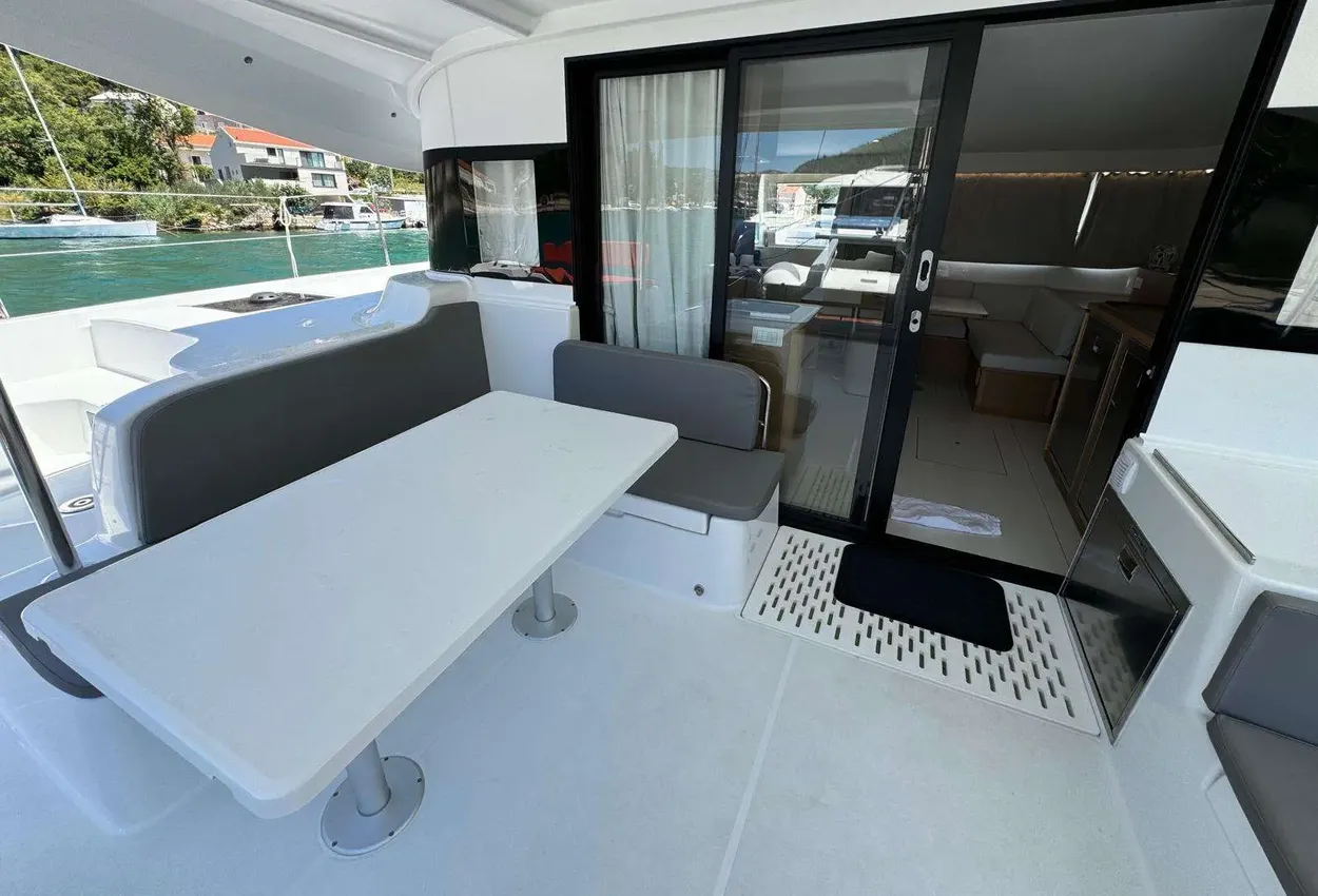 Thumbnail von Excess 14