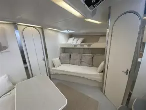 Thumbnail von Luhrs 380