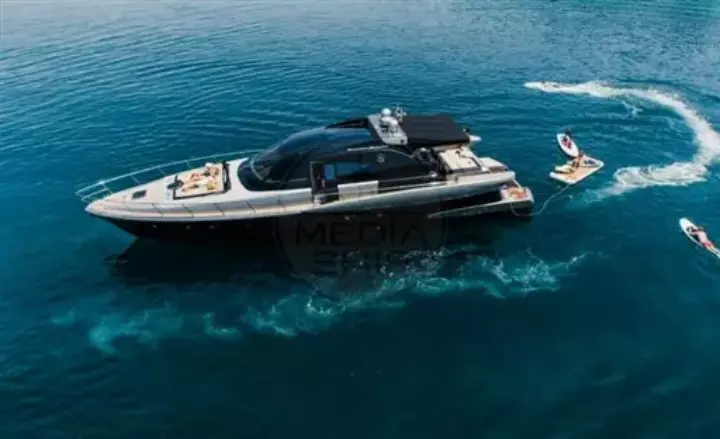 Fiberglass Fashion 68