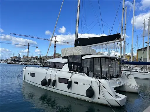 Lagoon 42