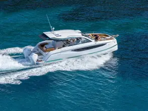 Thumbnail von Four Winns TH36 JEANNEAU TH38 Twin-Hull