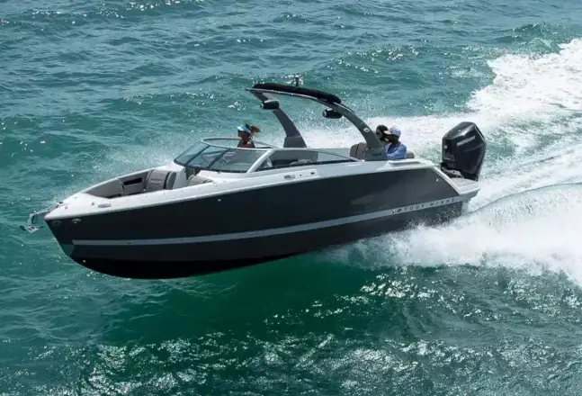 Four Winns H6 OB Four Winns H6 Outboard bowrider