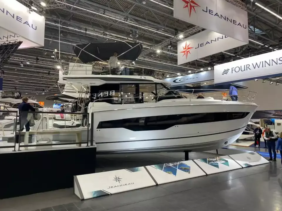 Jeanneau Merry Fisher 1295 Fly Jeanneau 1295 FLY