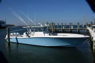 Thumbnail von Invincible 42 Center Cabin Strike Two