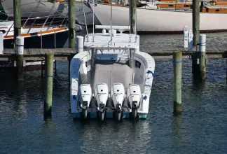 Thumbnail von Invincible 42 Center Cabin Strike Two