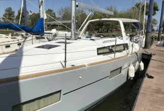 Thumbnail von Beneteau Oceanis 38