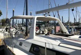 Thumbnail von Beneteau Oceanis 38